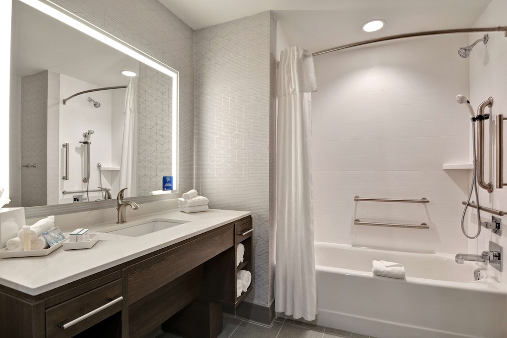 Studio, 2 Queen Beds, Accessible, Bathtub (Mobility & Hearing) - Photo 4