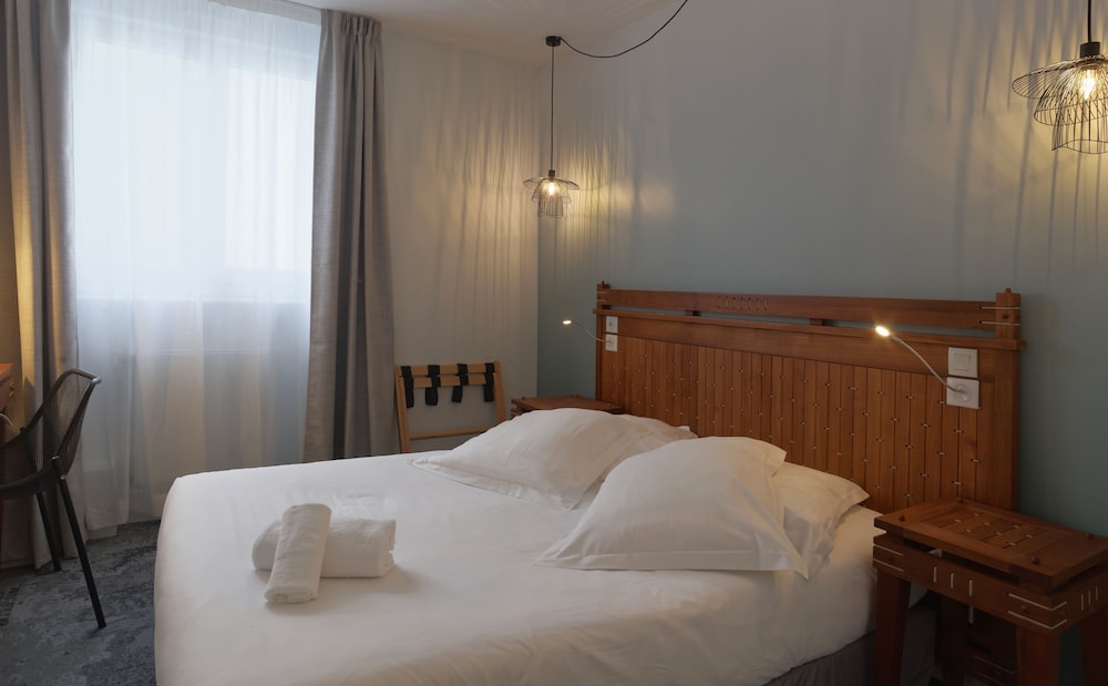 Standard Double Room, 1 Queen Bed, Garden View photo 2