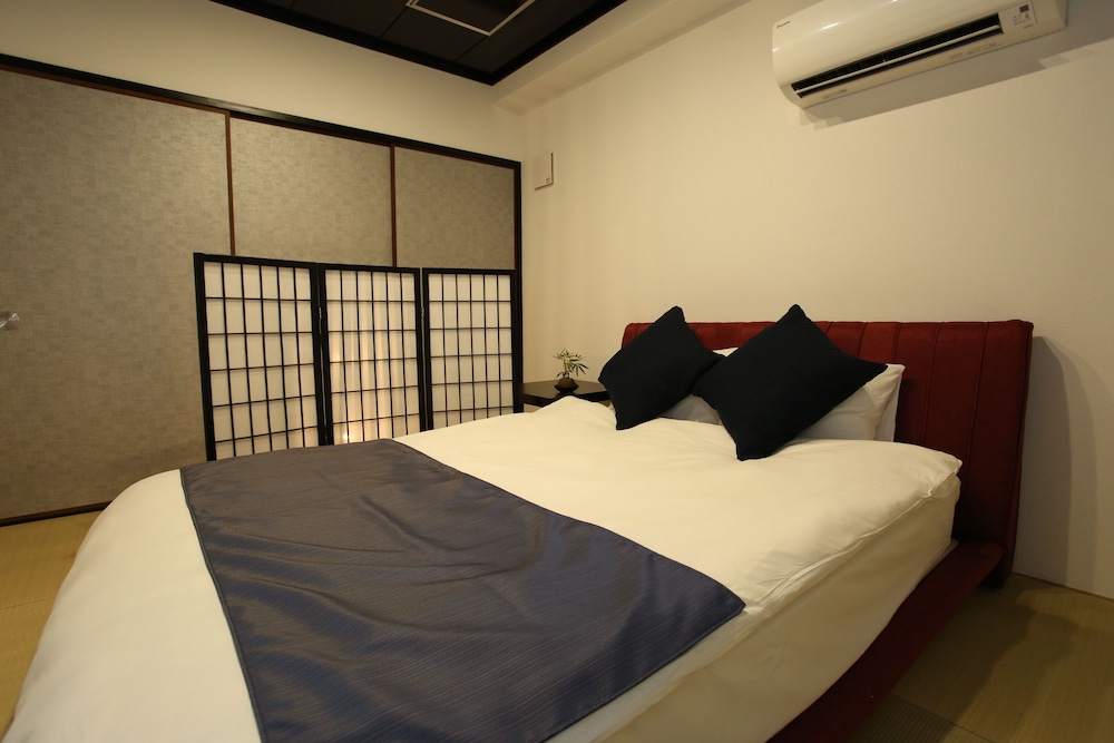 Standard Japanese Style Double Room with Tatami (1 Double Bed)