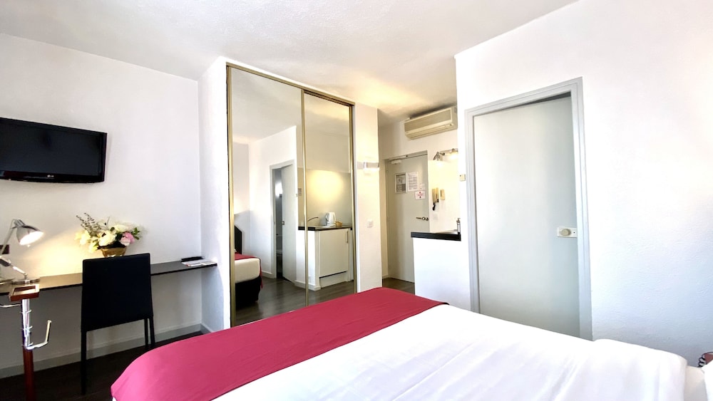 Standard Room, 1 Double Bed - Photo 3