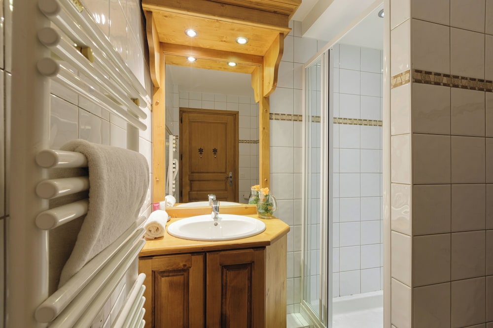 Family Apartment, Multiple Bedrooms (Vallorcine Buet 54 ski in / ski out)