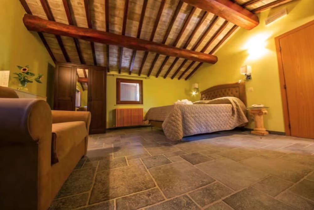 Economy Room