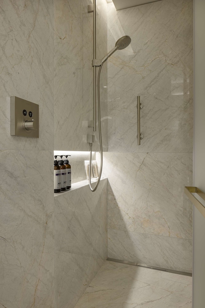 Suite (Regency) - Photo 12