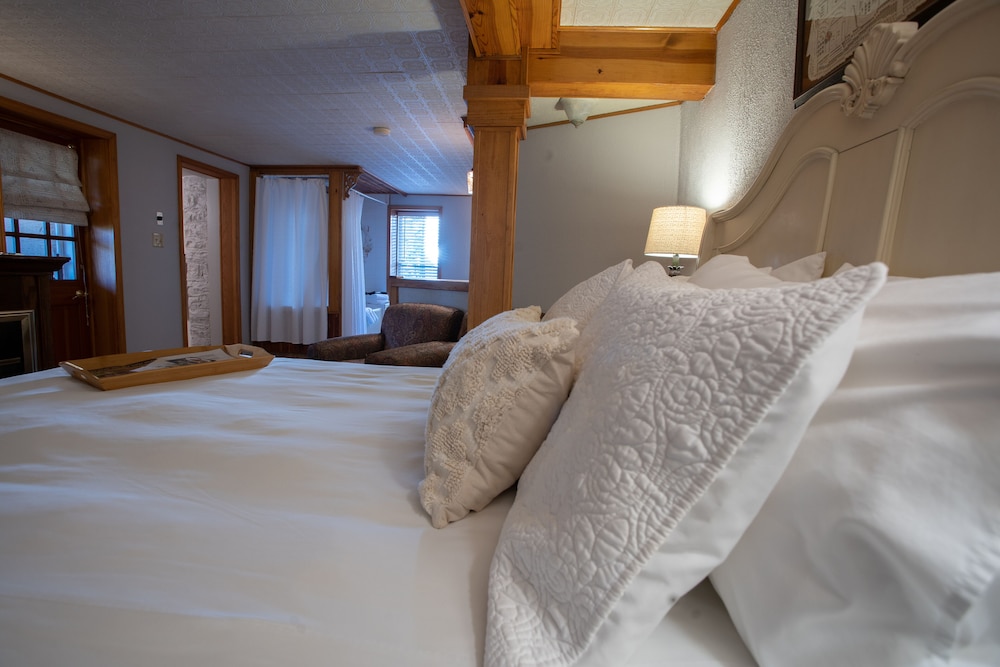 Honeymoon Suite photo 1