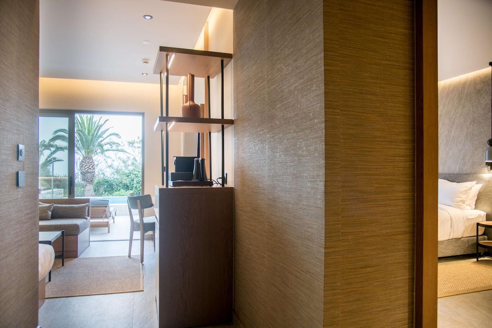 Sanctuary Suites Sea View Private Pool - Photo 15
