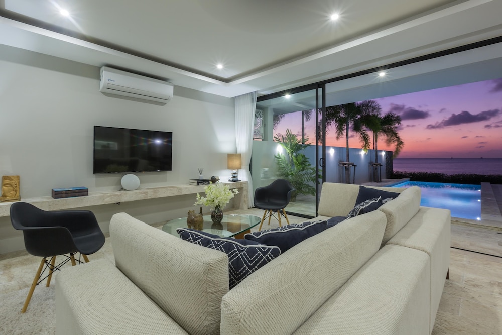 2 Bedroom Beachfront Pool Villa & Cinema - Photo 25