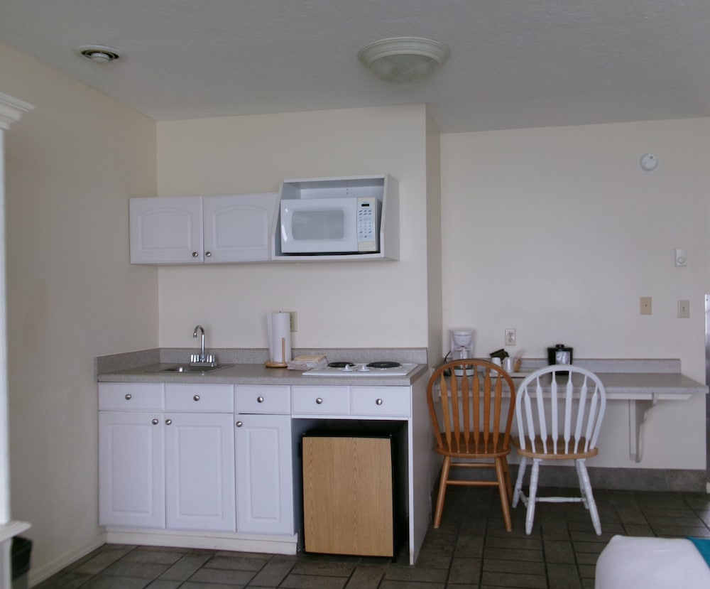 Ocean View Studio, 1 King Bed W/Kitchenette (Pets) photo 1