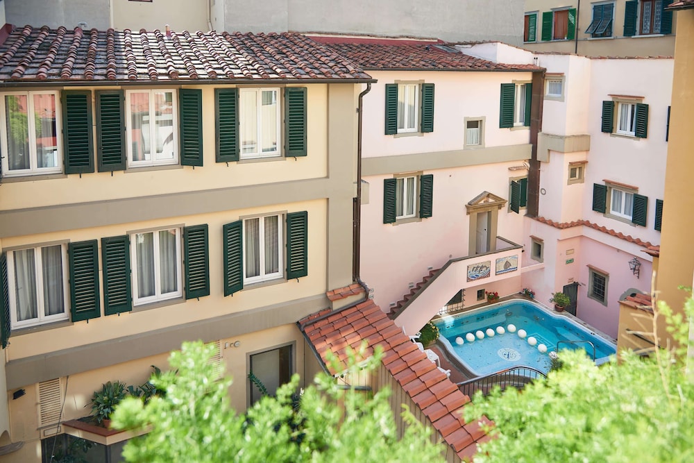 Triple Room, Balcony thumbnail 5