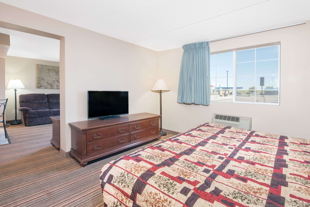 Suite, 1 King Bed with Sofa bed, Non Smoking photo 1