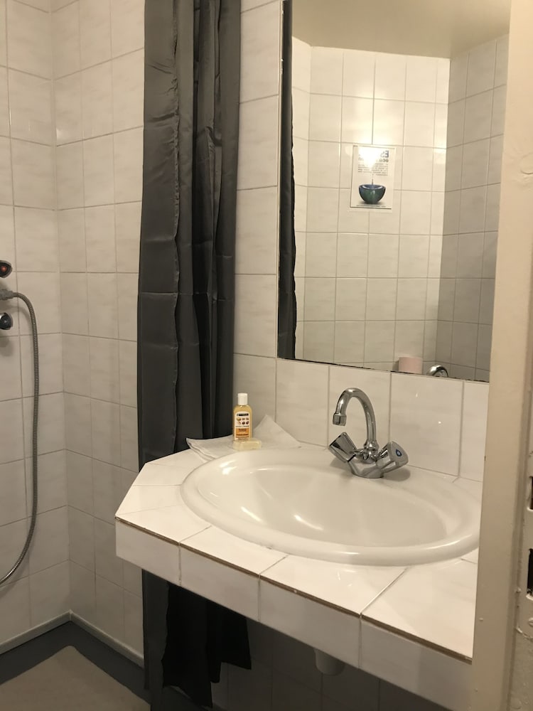 Double Room - Photo 16