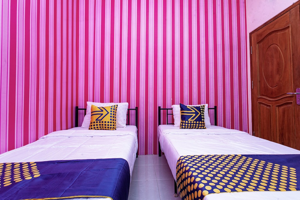 Basic Twin Room photo 1
