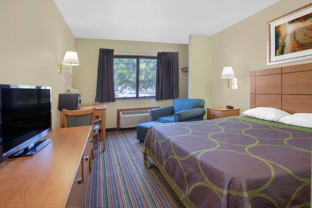 Room, 1 Queen Bed, Accessible, Non Smoking (Accessible) - Photo 3