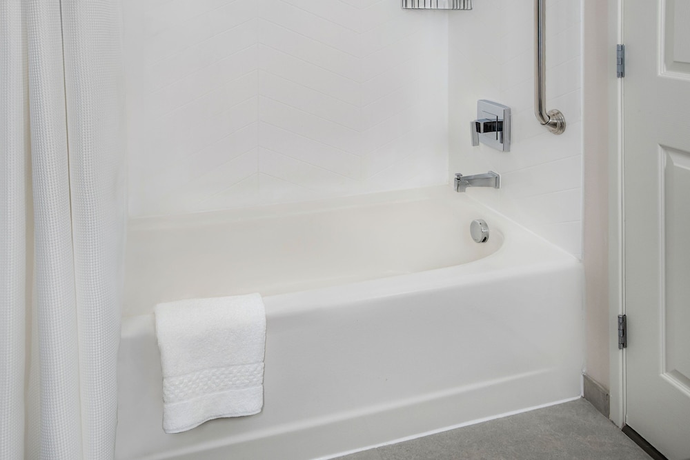 Suite, Multiple Beds - Photo 5