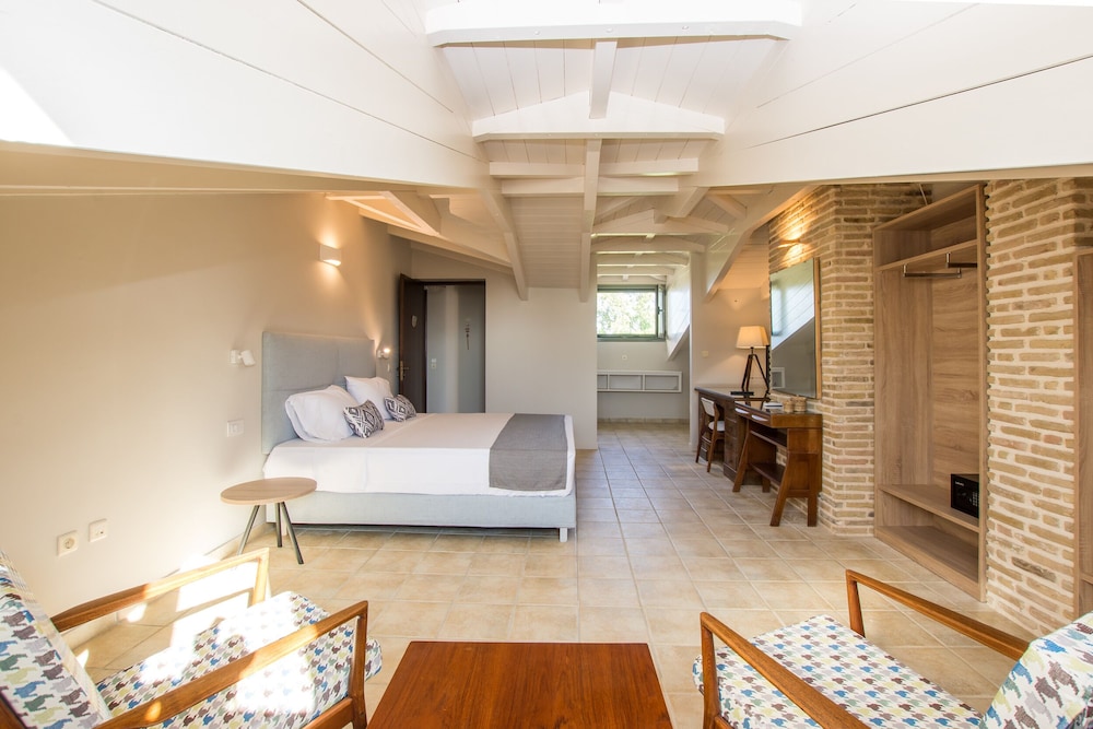 Signature Attic Suite, 2 Bedrooms, Partial Sea View
