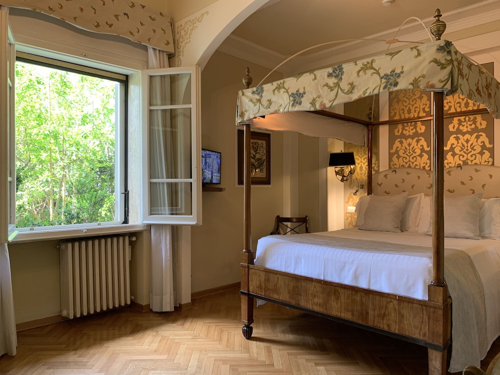 Romantic Double Room