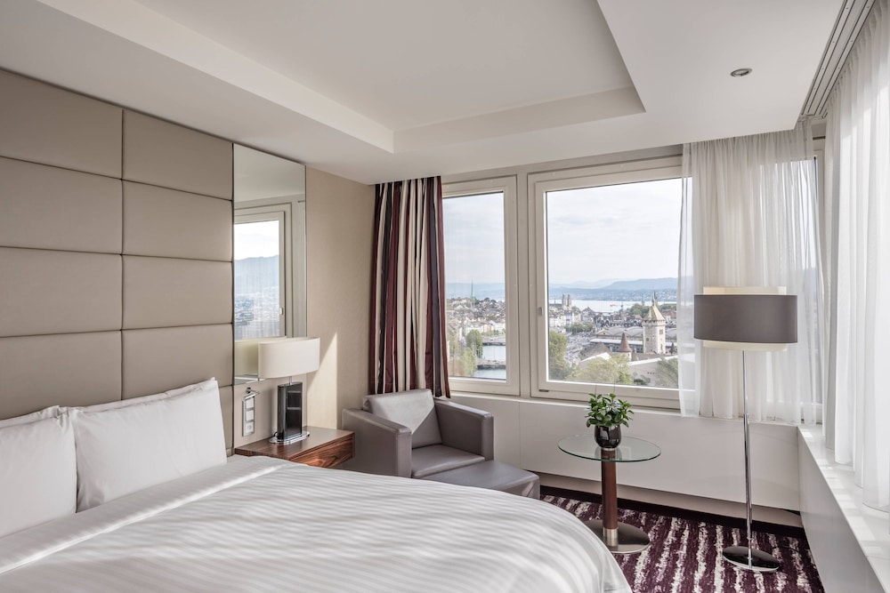 Club Suite, 1 Bedroom - Photo 1