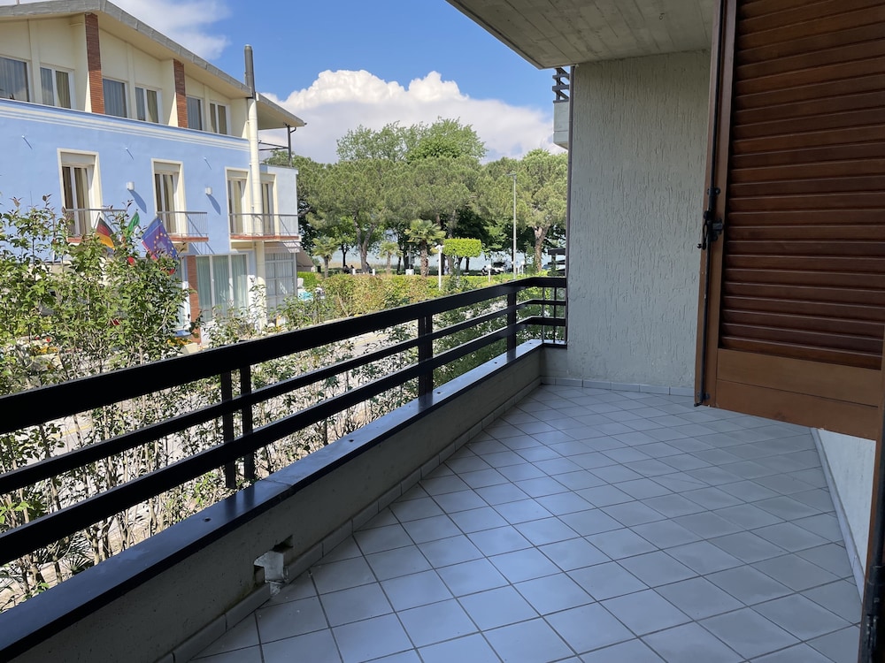 Family Apartment photo 3