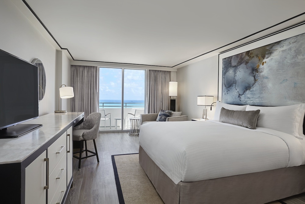 Room, 1 King Bed with Sofa bed, Balcony, Ocean View - Photo 1