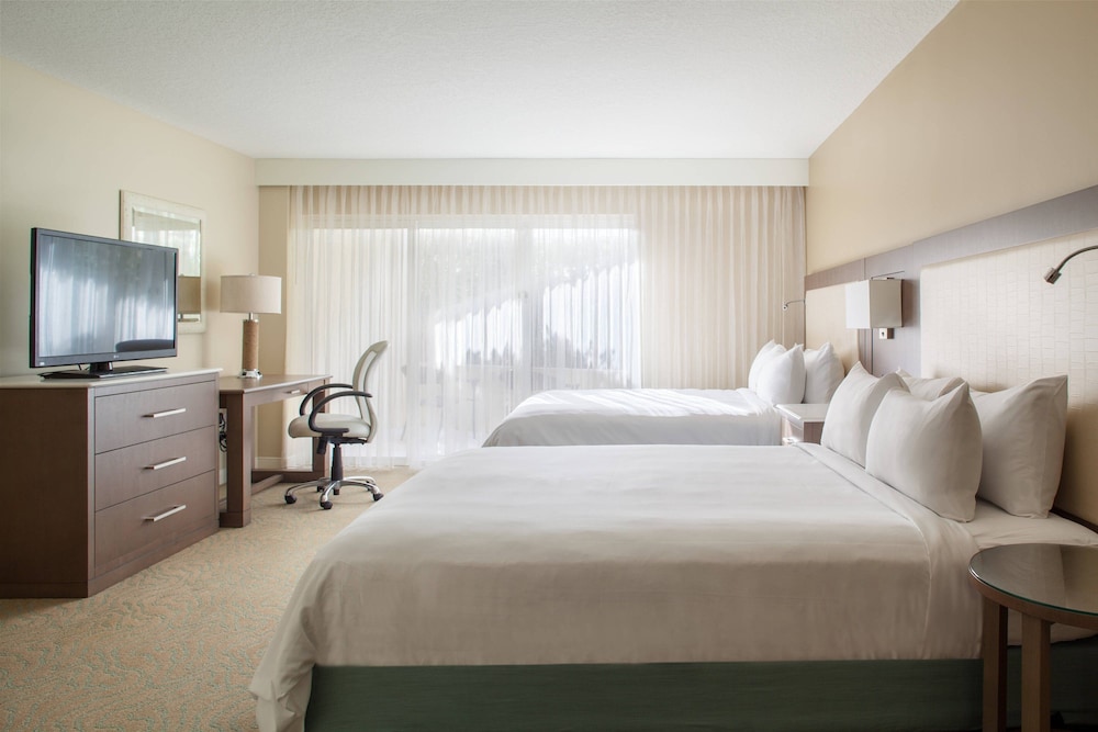 Room, 2 Queen Beds, Balcony