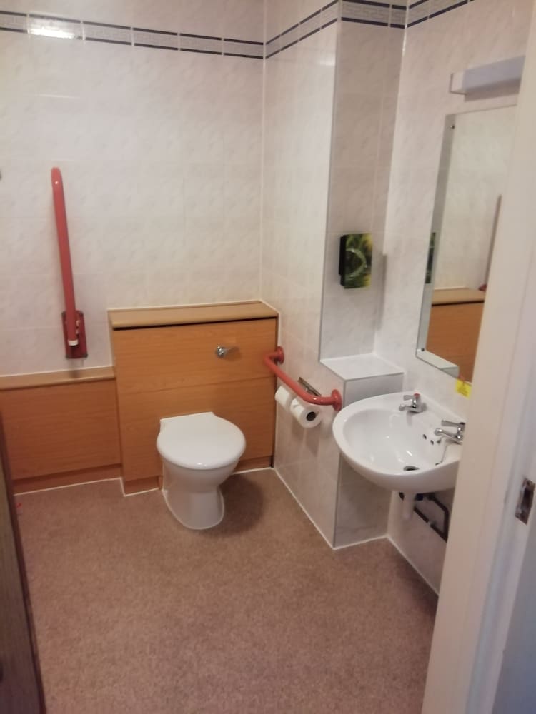Double Room, Non Smoking - Photo 13