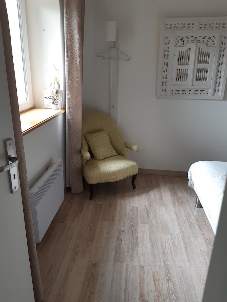 Suite, 2 Bedrooms, Garden View photo 3