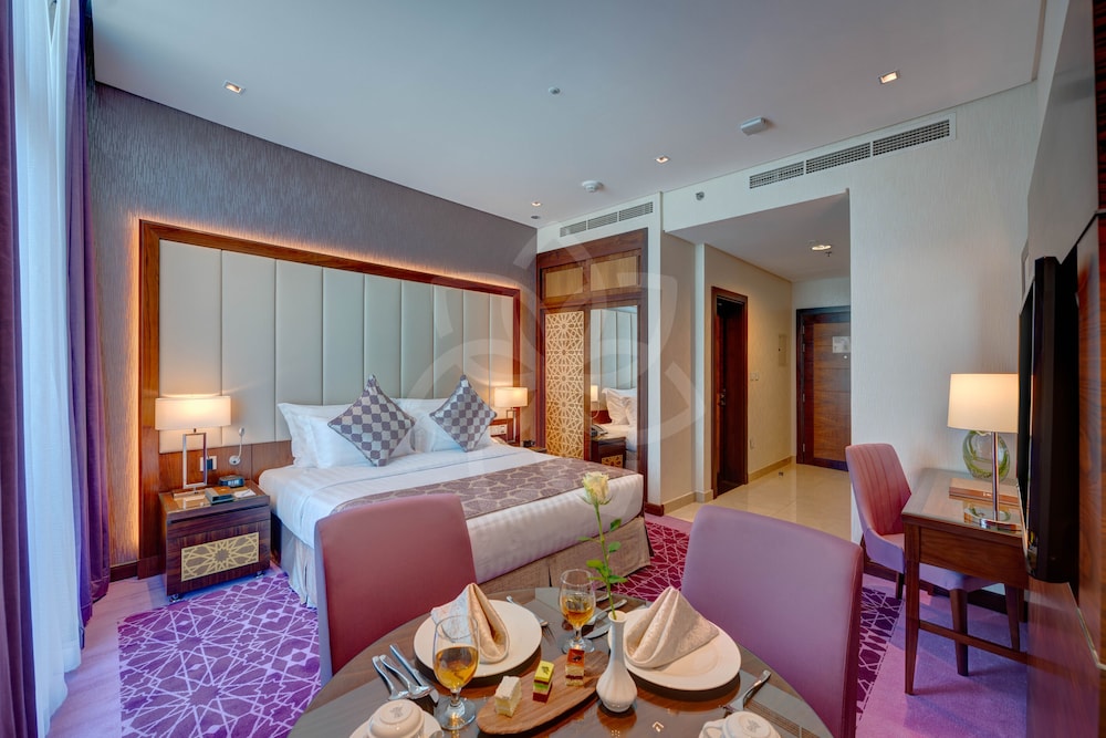 Studio Apartment City View thumbnail 6