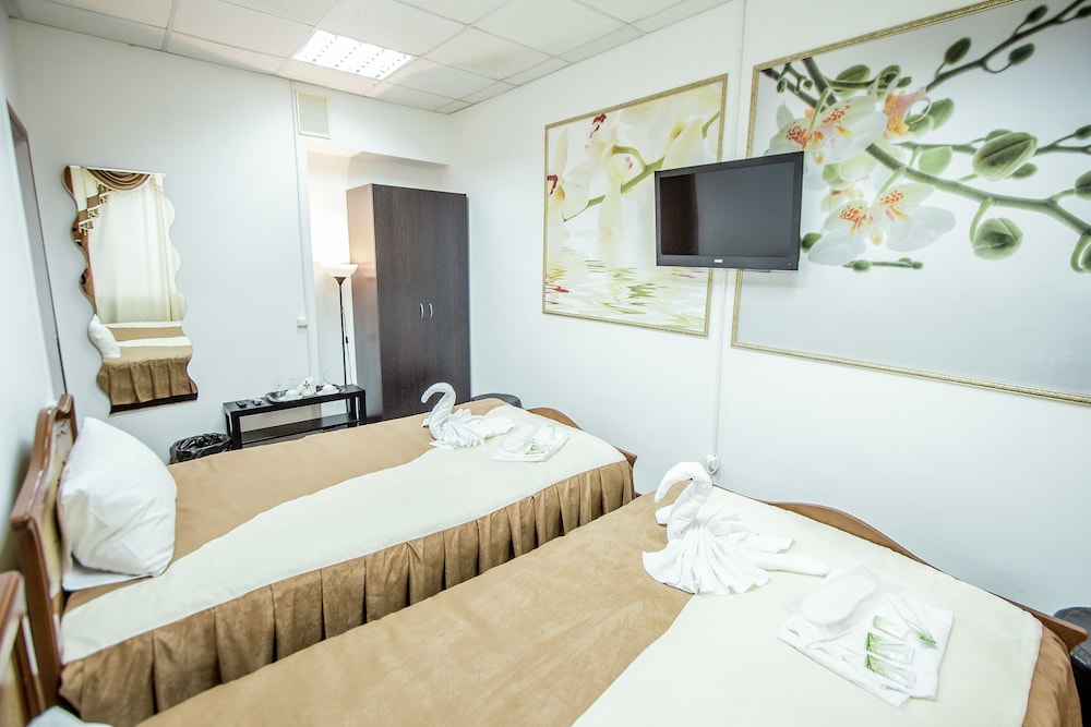 Economy Twin Room, Shared Bathroom (8) photo 2