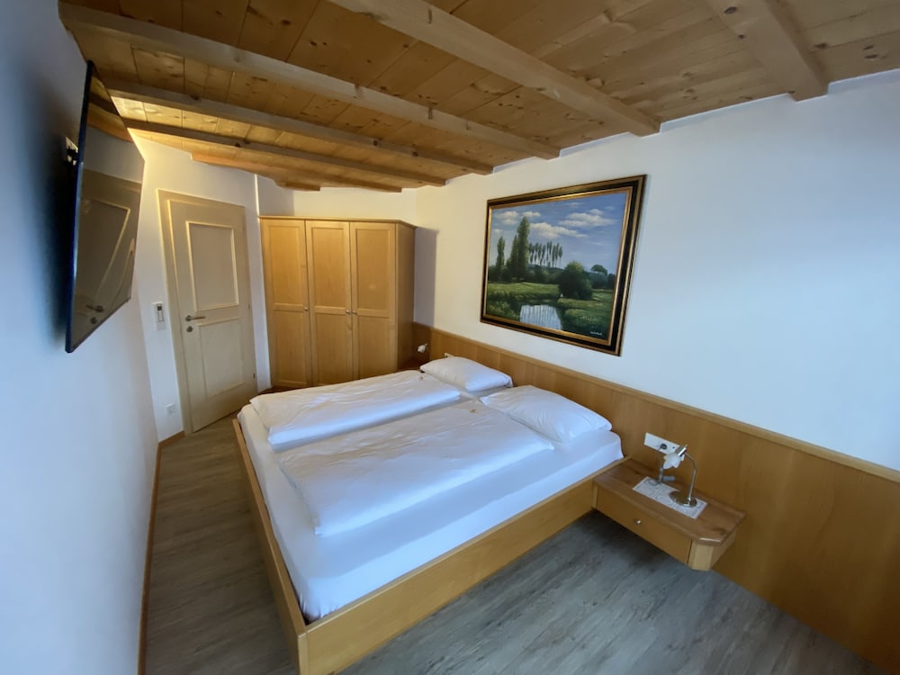 Honeymoon Apartment photo 2