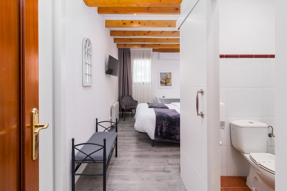 Standard Double Room - Photo 4