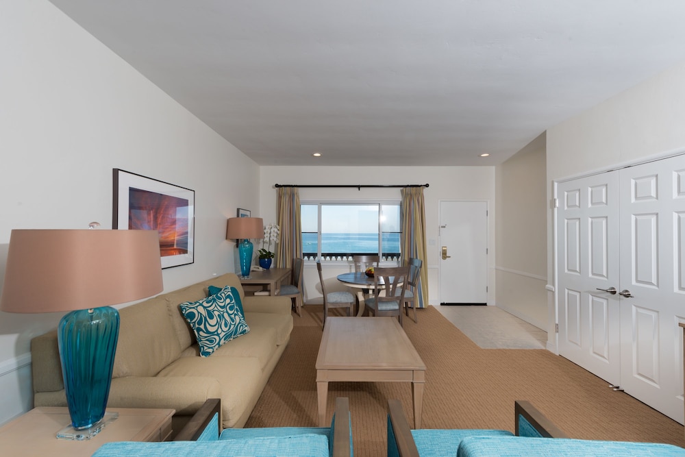 Suite, 3 Twin Beds, Kitchen, Ocean View (Beachfront 2 Bedroom Suite with Kitch) photo 1