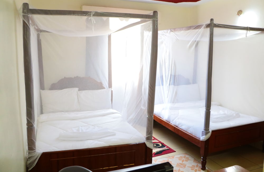 Standard Twin Room, 2 Twin Beds photo 2