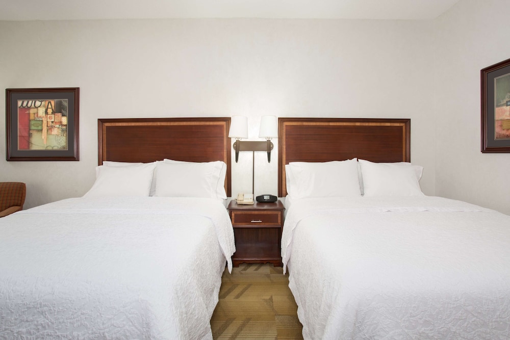 Room, 2 Queen Beds, Accessible, Non Smoking - Photo 3