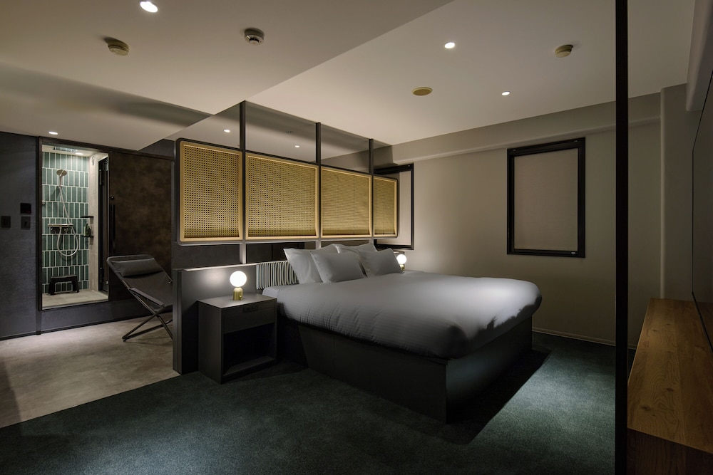SAUNA King Room