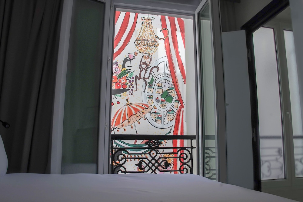 Petite Room