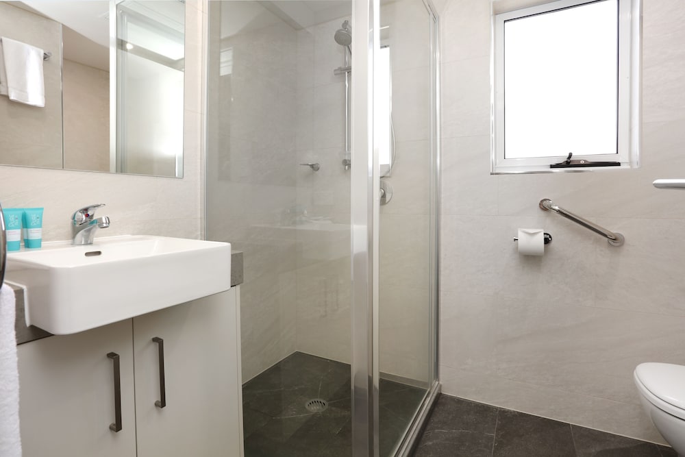1 Bedroom Apartment (1 King Bed) photo 2