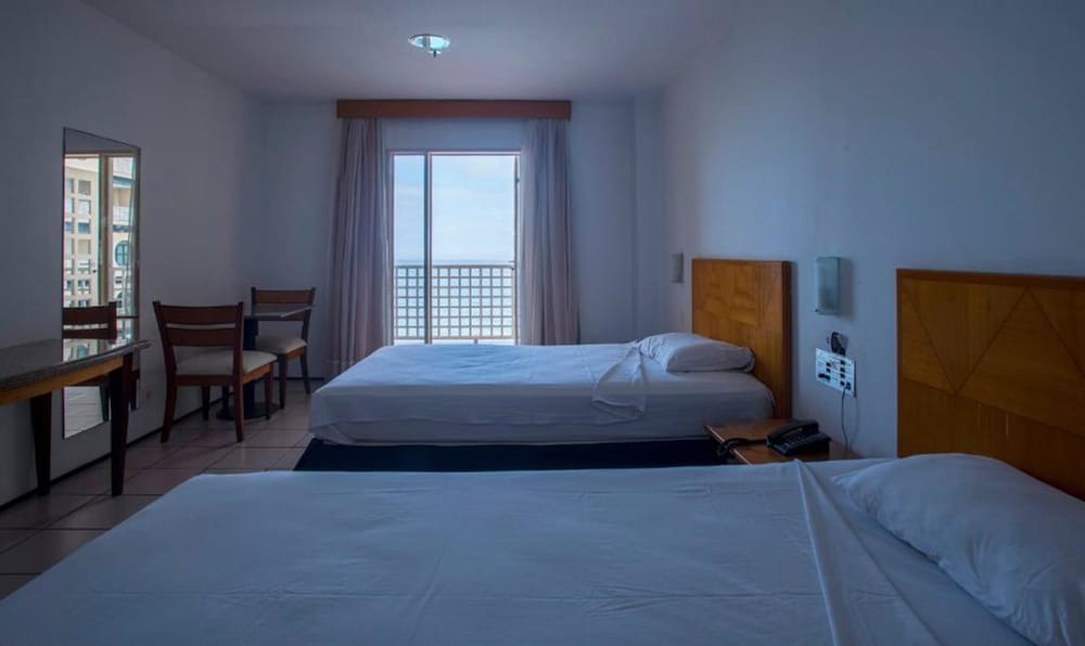 Deluxe Room, 2 Twin Beds photo 2