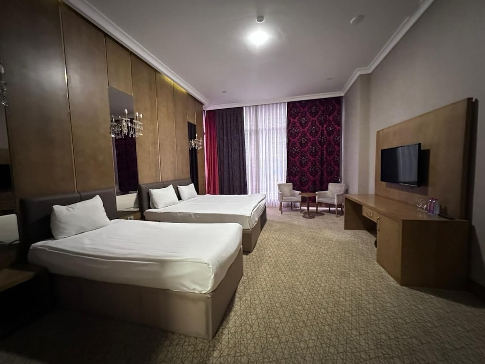 Comfort Triple Room, City View