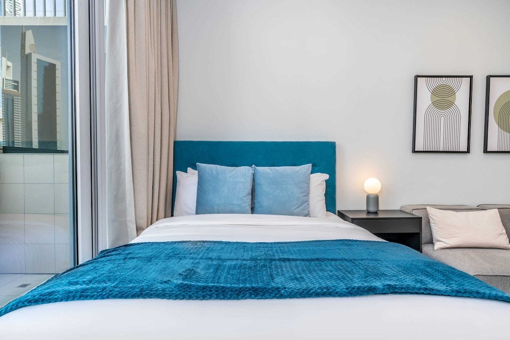 Business Studio Burj Daman 318 photo 1
