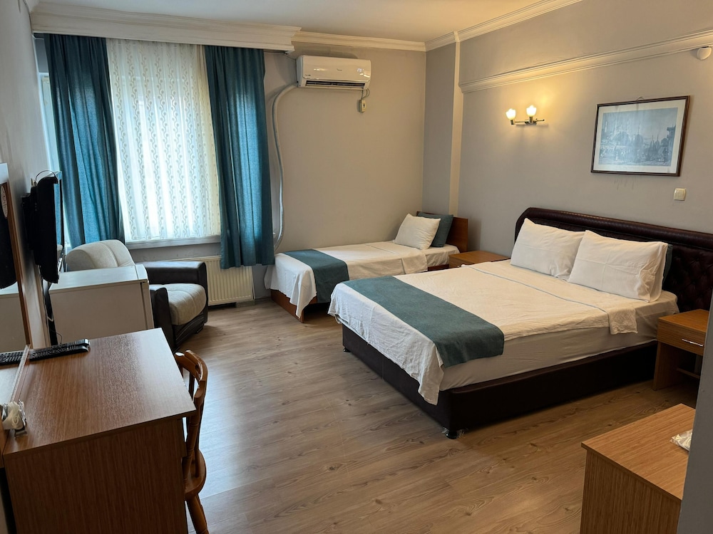 Economy Room, 2 Twin Beds, City View
