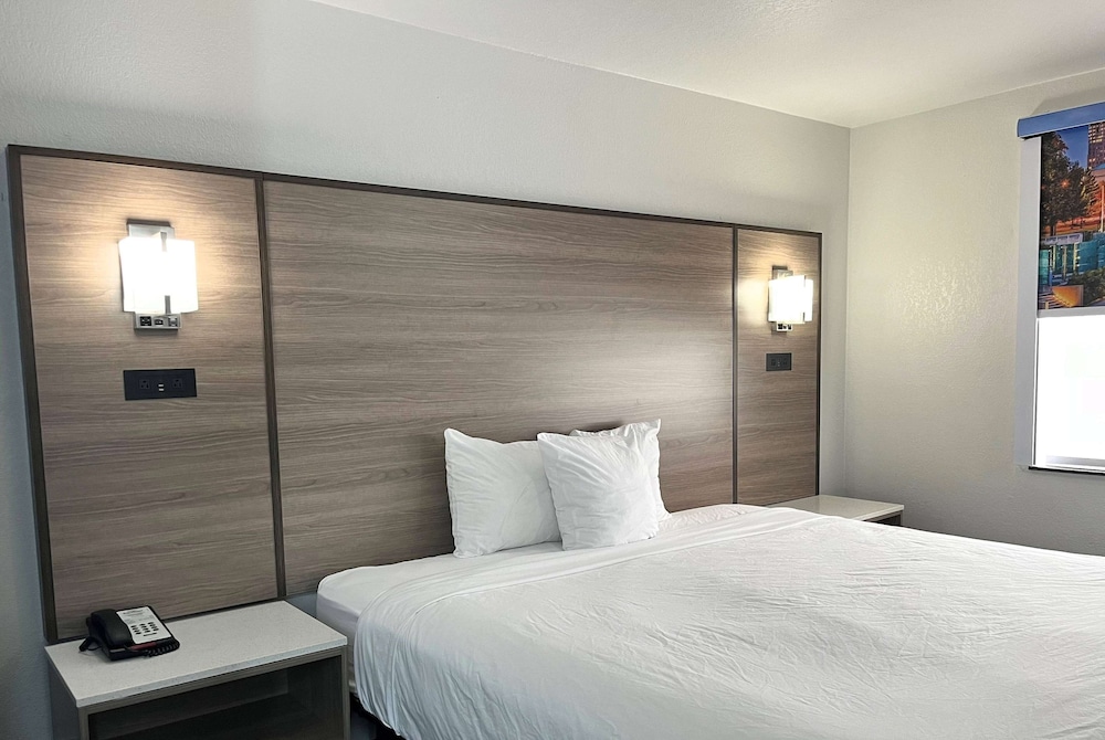 Suite, Multiple Beds, Non Smoking photo 2