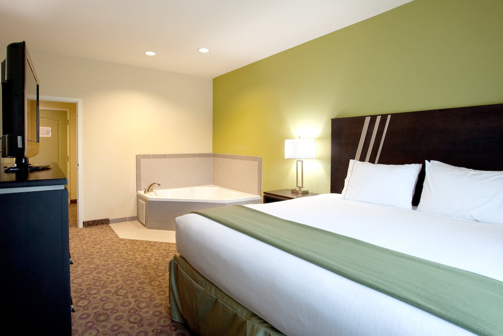 Suite, 1 King Bed with Sofa bed (Low Floor)