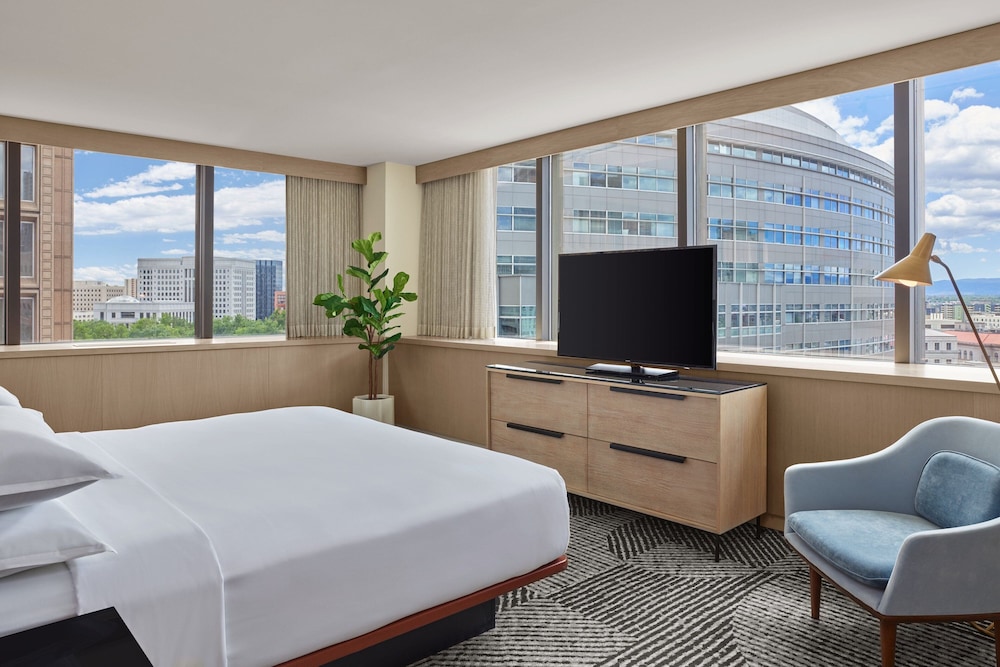 Executive Suite, 1 Bedroom, Corner photo 3