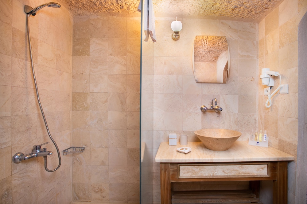 Junior Cave Room With Jakuzzi - Photo 4