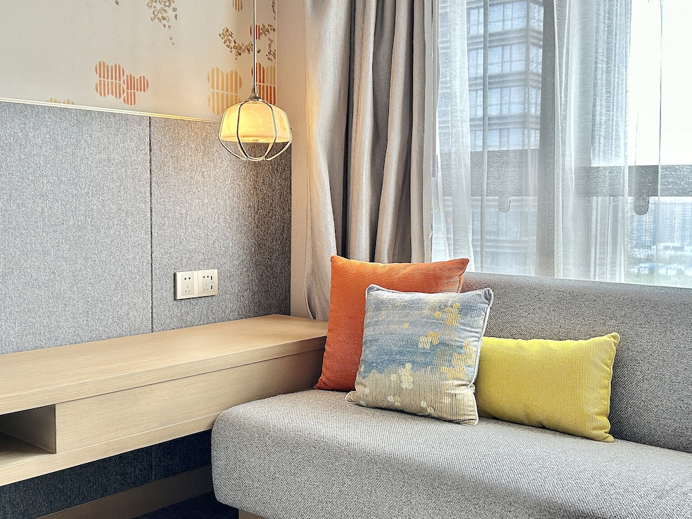Room, 1 King Bed (High Floor) - Photo 1
