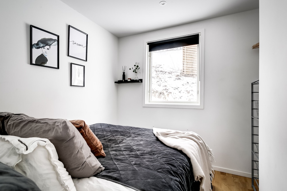 Luxury Villa, Multiple Beds, Lake View photo 1