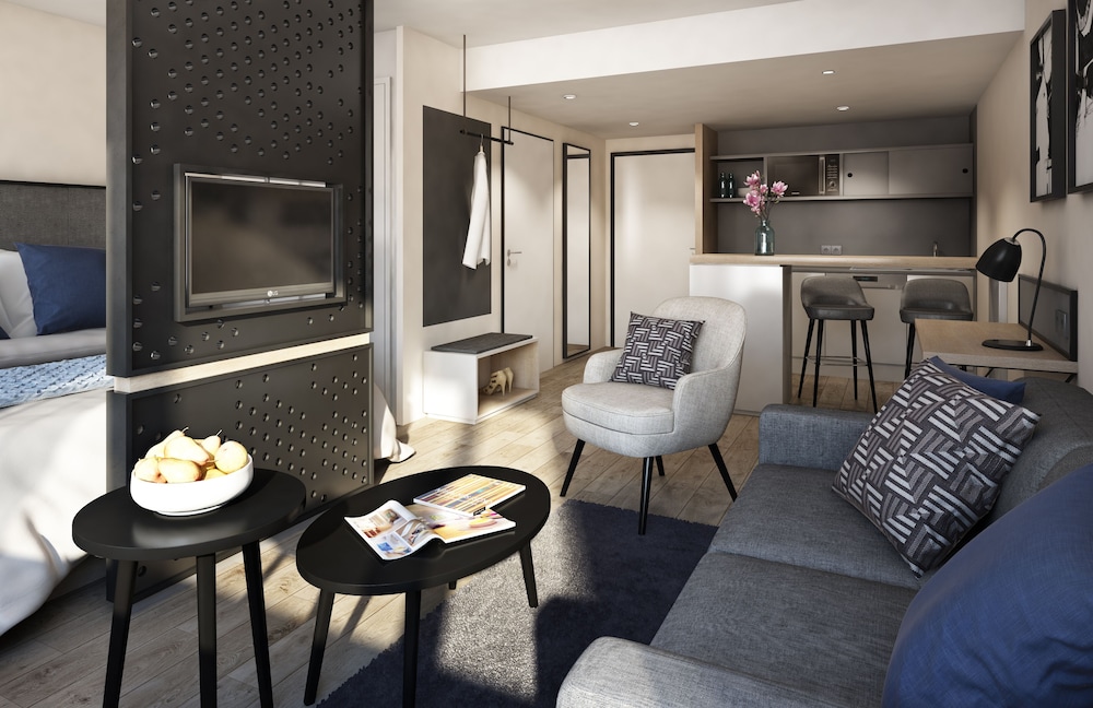 Comfort Apartment, 1 King Bed, Non Smoking, City View