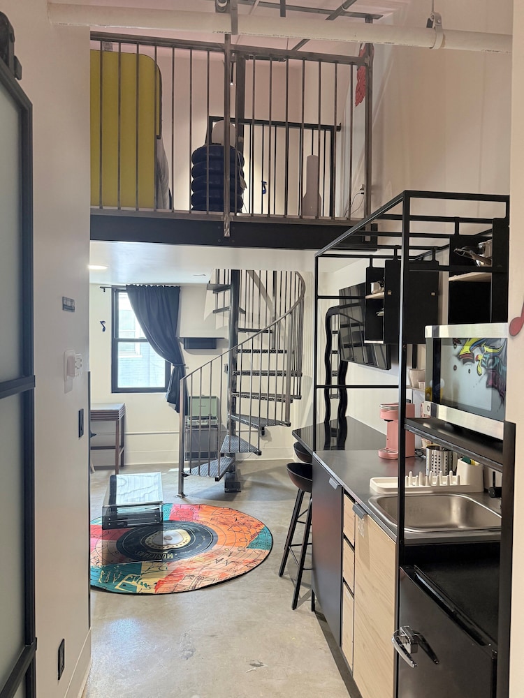 City Loft, 1 Queen Bed, Non Smoking