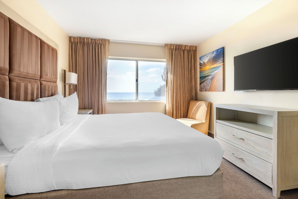1 Bedroom Ocean View King Suite Plus Balcony - Photo 1