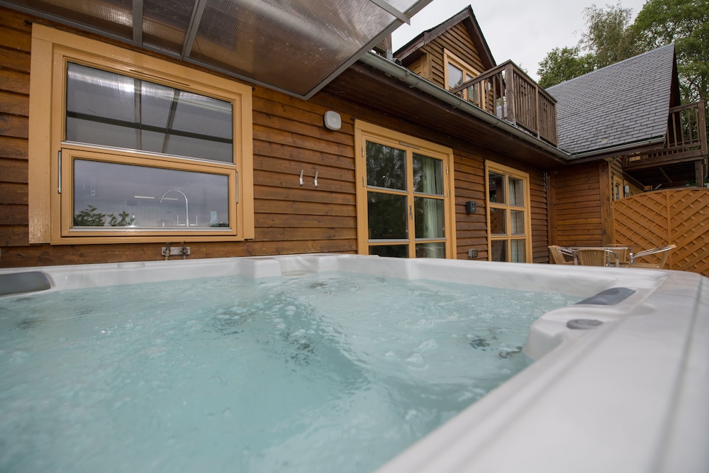 Culzean Diamond Lodge