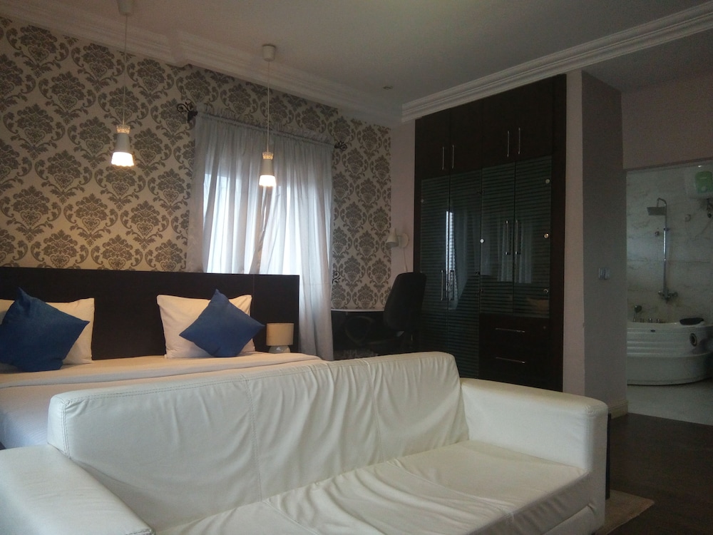 Apartment photo 1